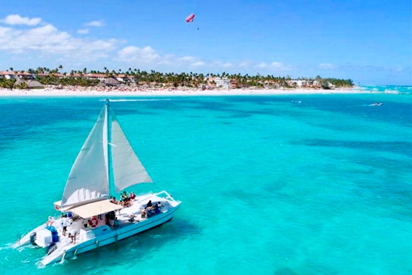 Party boat tour punta cana 6 600 X 400